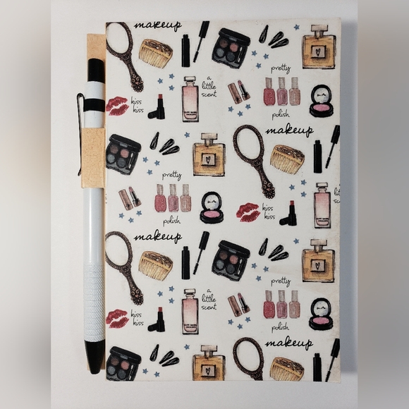 Makeup Notebook - Picture 5 of 7